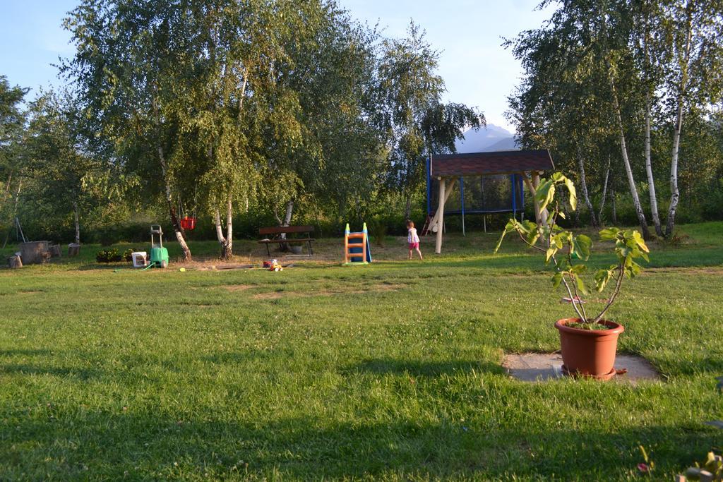 מלון Sîmbăta de Sus Pensiunea Royal Garden מראה חיצוני תמונה