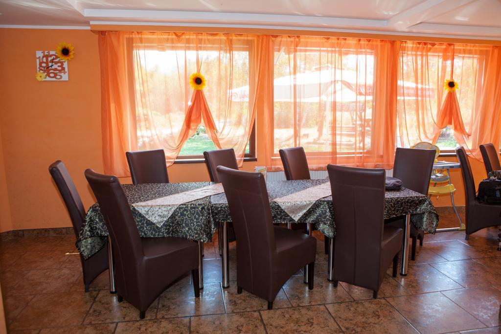 מלון Sîmbăta de Sus Pensiunea Royal Garden מראה חיצוני תמונה