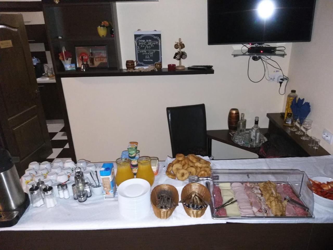 מלון Sîmbăta de Sus Pensiunea Royal Garden מראה חיצוני תמונה
